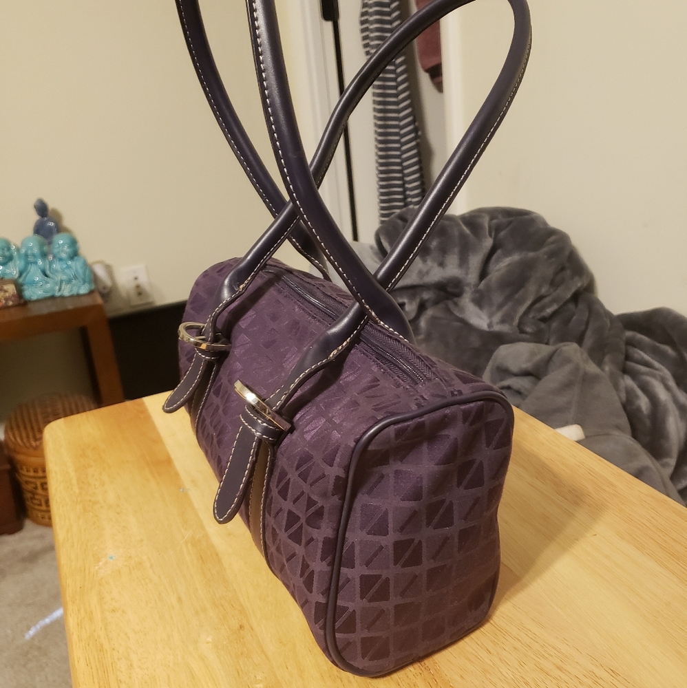 Handbag - Picture 2 of 3